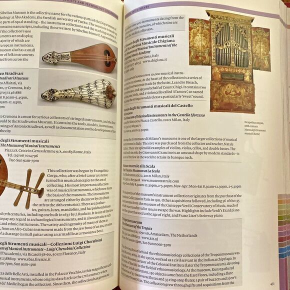 The Essential Guide to Collectibles: A Source Book 2001 with Dust Cover - Picture 10 of 12